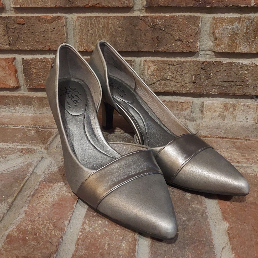 Life Stride Pewter Heels